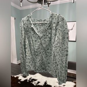 GAP V neck blouse floral!! Different shades of green